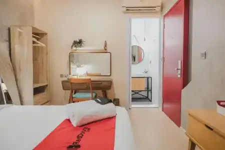 RedDoorz Plus @ Thamrin - 48