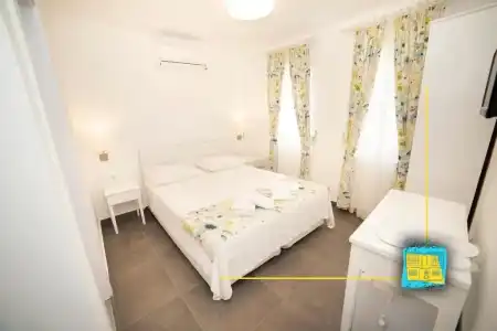 Ni̇li̇a Bozcaada - 54