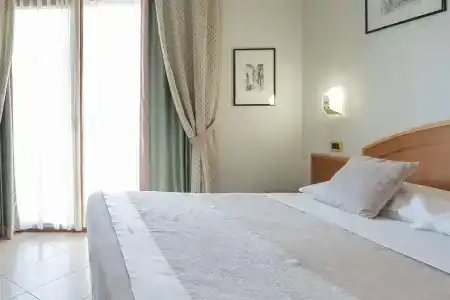 Gardenia Sorrento Coast, Ascend Collection - 70