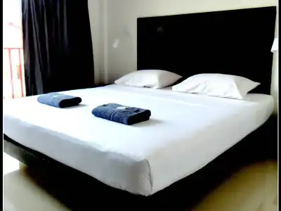 Boomerang Inn - 2