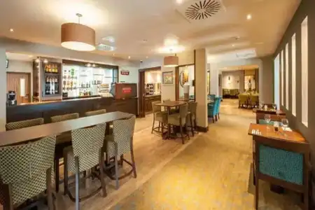 Premier Inn London Wandsworth - 9