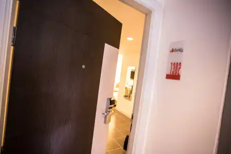 The Original Orange Rooms - 9