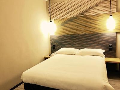 ibis Shanghai Gubei - 2