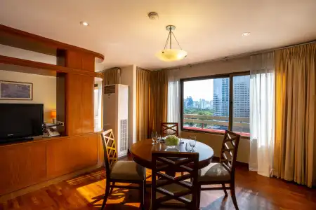 Bandara Silom Suites - 9