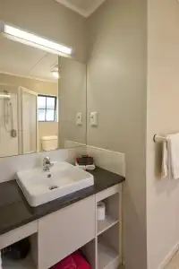 Sport of Kings Motel - 44