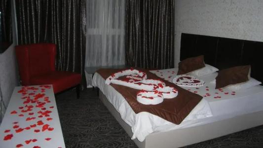 Rainbow Suite - 94