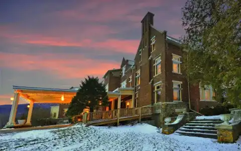 Wilburton Inn - 284