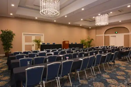 Hilton Palm Beach PBI - 20