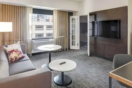 DoubleTree by Hilton & Suites Jersey City - 84