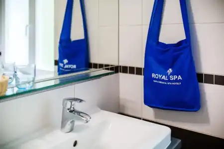 Royal - 24