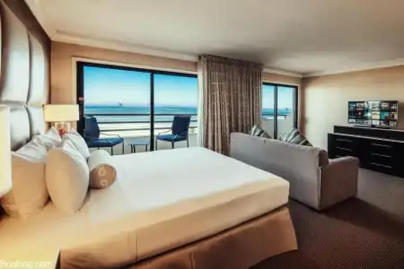 The Waterfront Beach Resort, A Hilton - 78