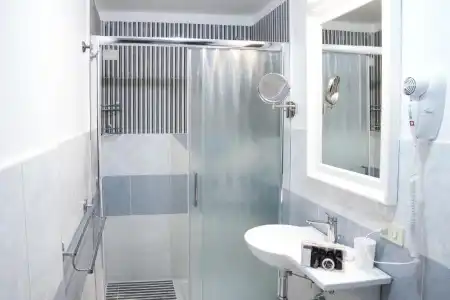 Vittoria Guest House - Salerno - 20