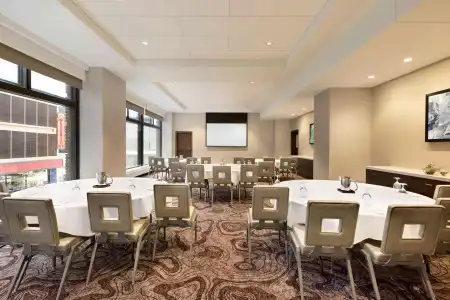 Embassy Suites by Hilton Minneapolis Downtown - 14