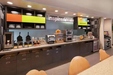 Home2 Suites by Hilton Anchorage/Midtown - 11