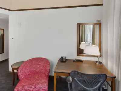 Hilton Garden Inn Milwaukee Downtown - 2