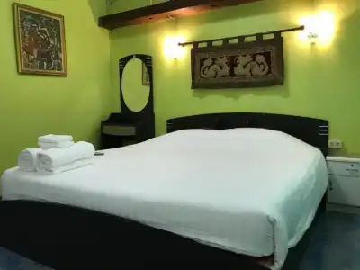 Swan Inn 2 Guest House - 29
