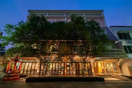 La Petite Salil Sukhumvit 8 - 46