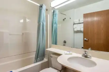 Motel 6 Chattanooga, TN - Downtown - 39