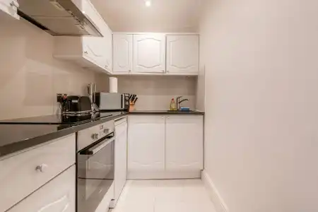 Queensgate Court - 158