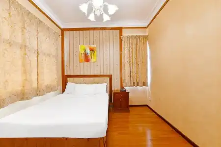 OYO 125 Moon Plaza - 2