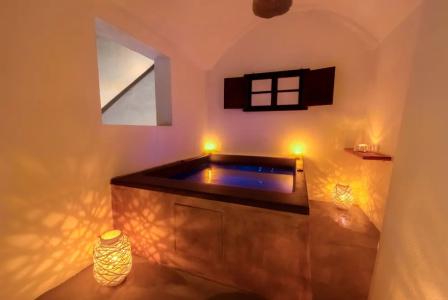 Pasithea Luxury Suites - 20