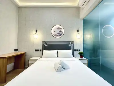 Kam Leng - 43