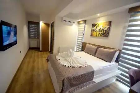 Devin Otel - 23