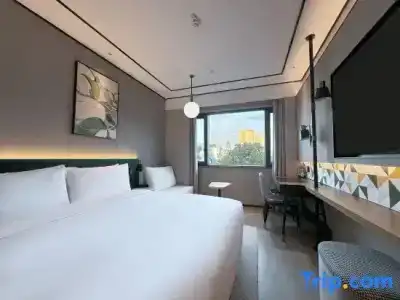 Hilton Garden Inn West Lake - 58