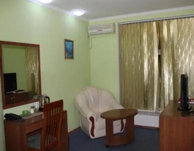 3 Delfina - 2