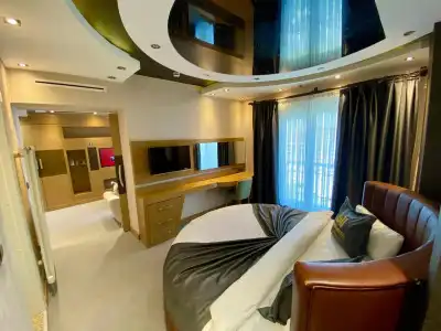 Grand Van - 1