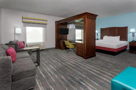 Hampton Inn & Suites Winston-Salem/University Area, NC - 63