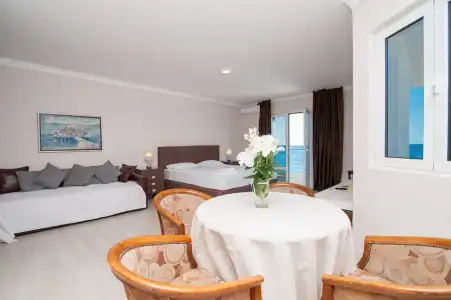 Open Sea Luxury Apartments - 53