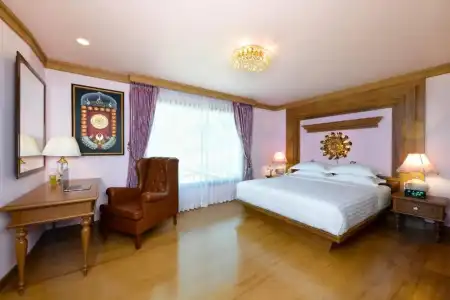 Peak Nimman Prestige - 74