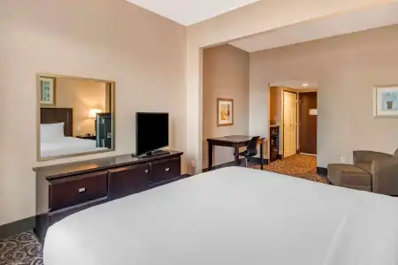 Best Western Plus Las Vegas South Henderson - 4