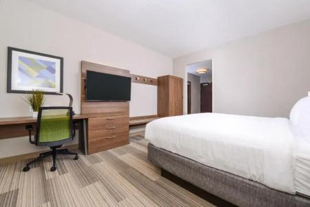 Holiday Inn Express & Suites St. Petersburg - Madeira Beach by IHG - 16