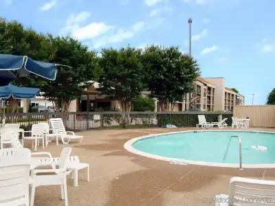 Executive Inn - 7