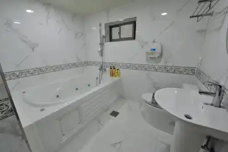 Busan Seomyeon YTT - 27