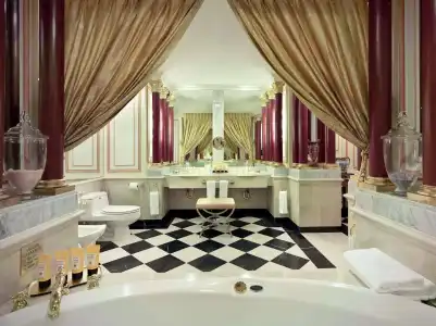 The Towers at Lotte New York Palace - 8