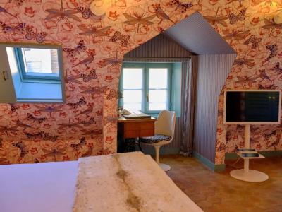 Hôtel du Petit Moulin, Haute Couture by Lacroix - 50