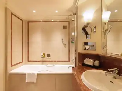 Radisson Blu, London Leicester Square - 33