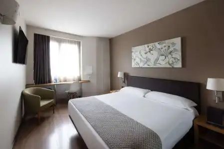 Catalonia Albeniz - 4