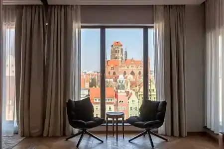 Radisson & Apartments - 107