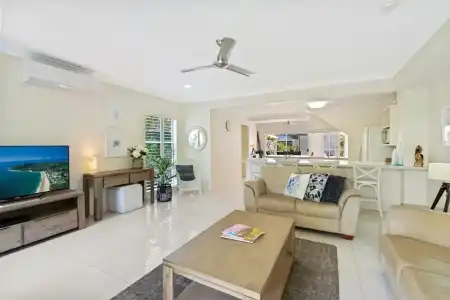 Noosa Entrance Waterfront Resort - 59