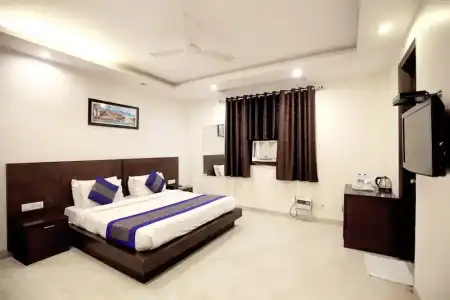Paradise Inn - 74