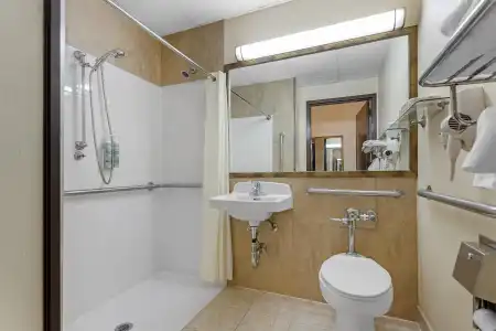 Best Western Jamaica Inn - 44