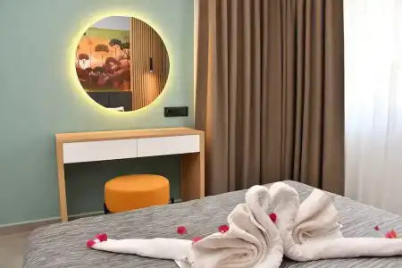 Gurol & Apart - 35
