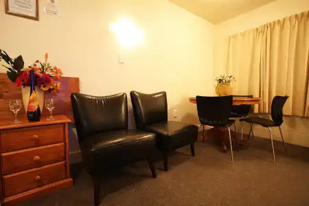 Auto Lodge Motel - 9