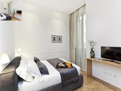 Vanity Navona - 23