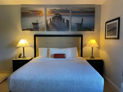 Days Inn & Suites by Wyndham Lakeland - 44