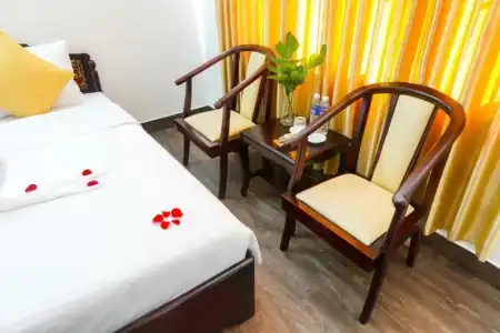 Hue Royal - 19
